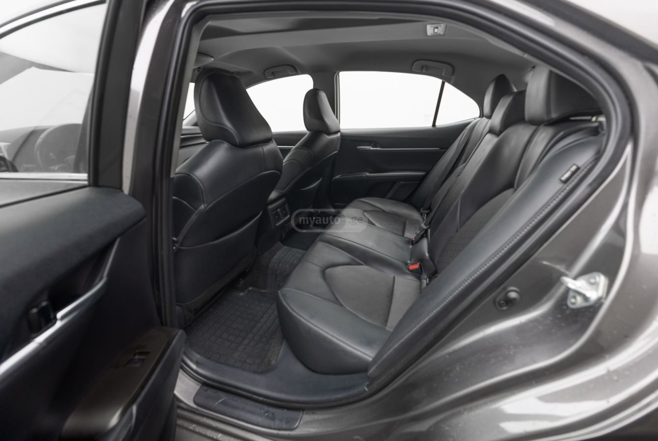 Toyota XSE 4dr Front-Wheel Drive Seda — миниатюра 14