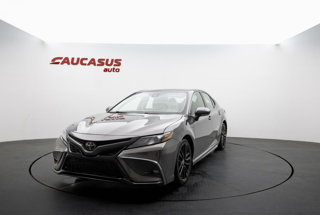 Toyota XSE 4dr Front-Wheel Drive Seda — миниатюра 2