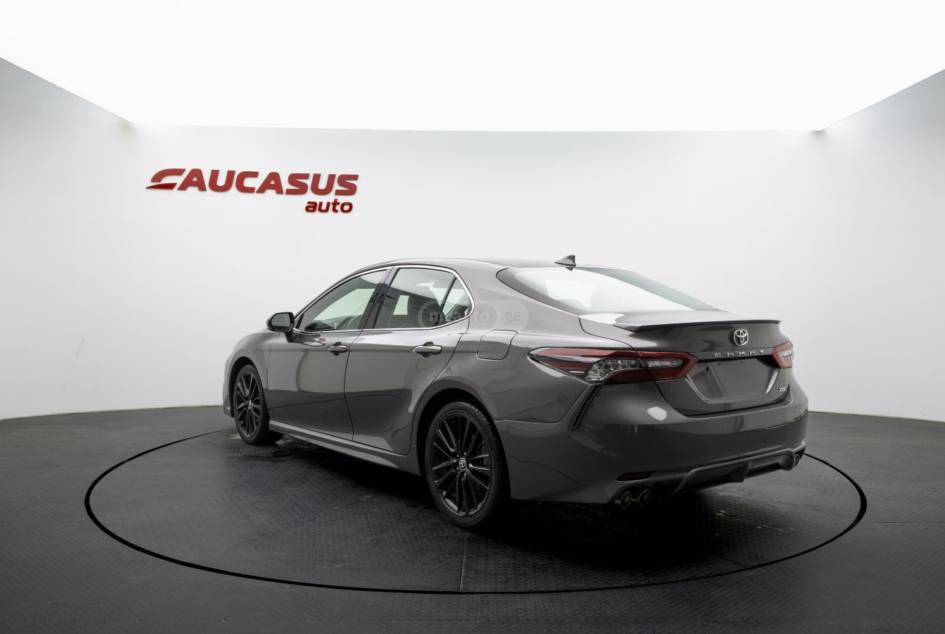 Toyota XSE 4dr Front-Wheel Drive Seda — миниатюра 5