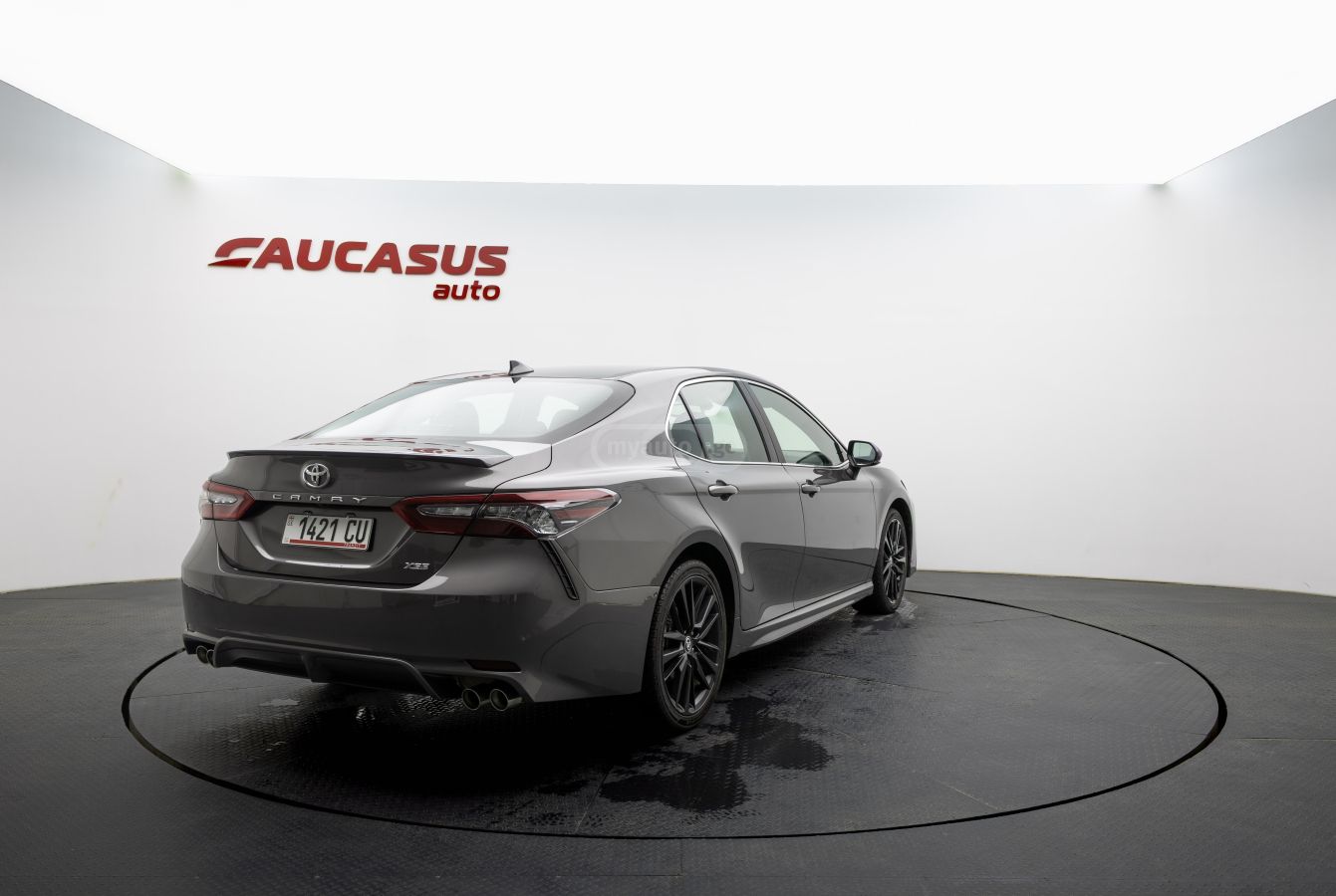 Toyota XSE 4dr Front-Wheel Drive Seda — миниатюра 6