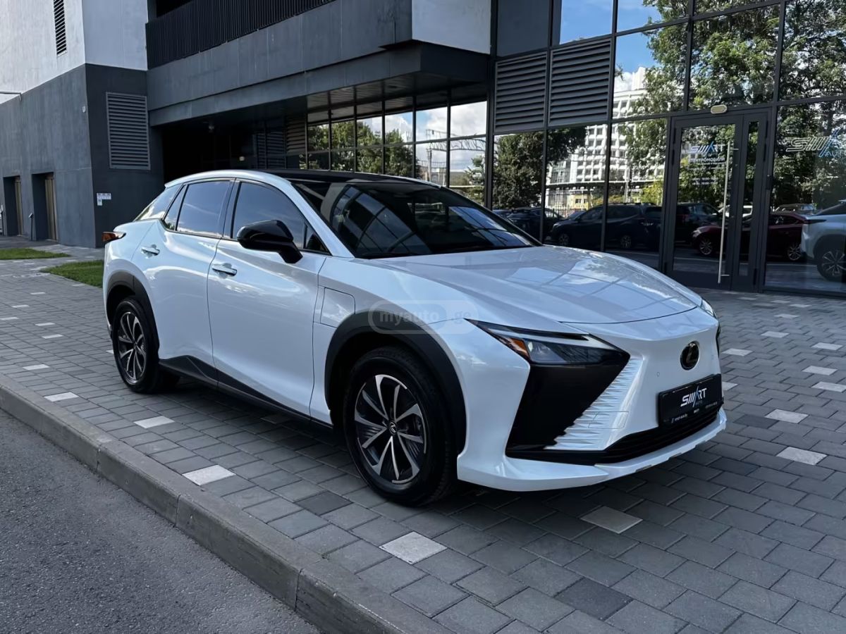 Lexus RZ 450e - фото 1