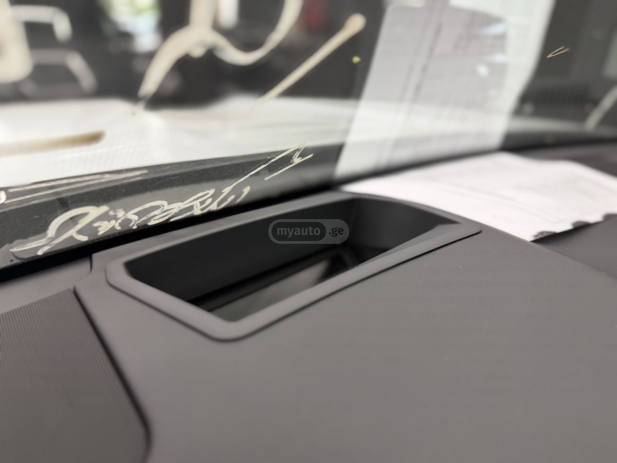 Lexus lx 600 - фото 3