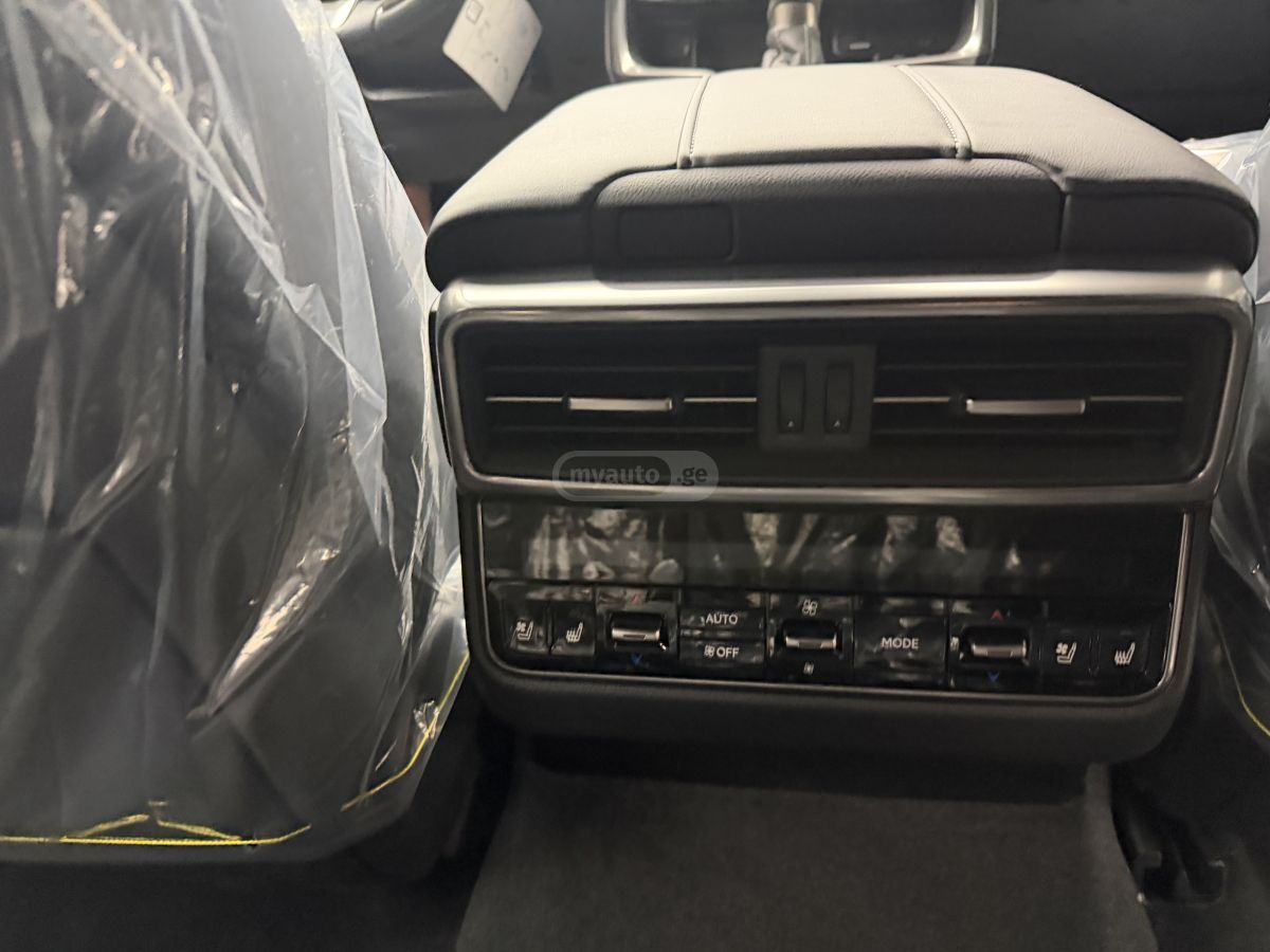 Lexus lx 600 - фото 5