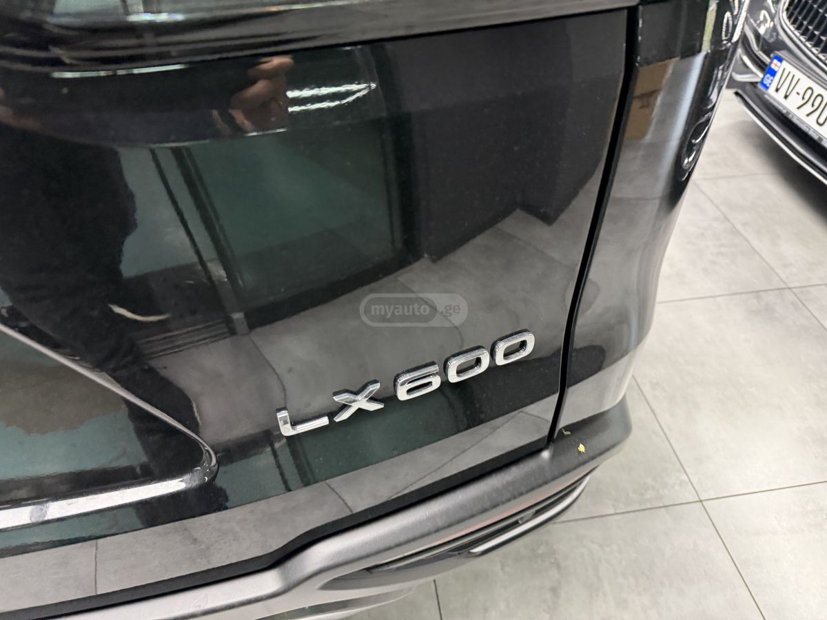 Lexus lx 600 - фото 9