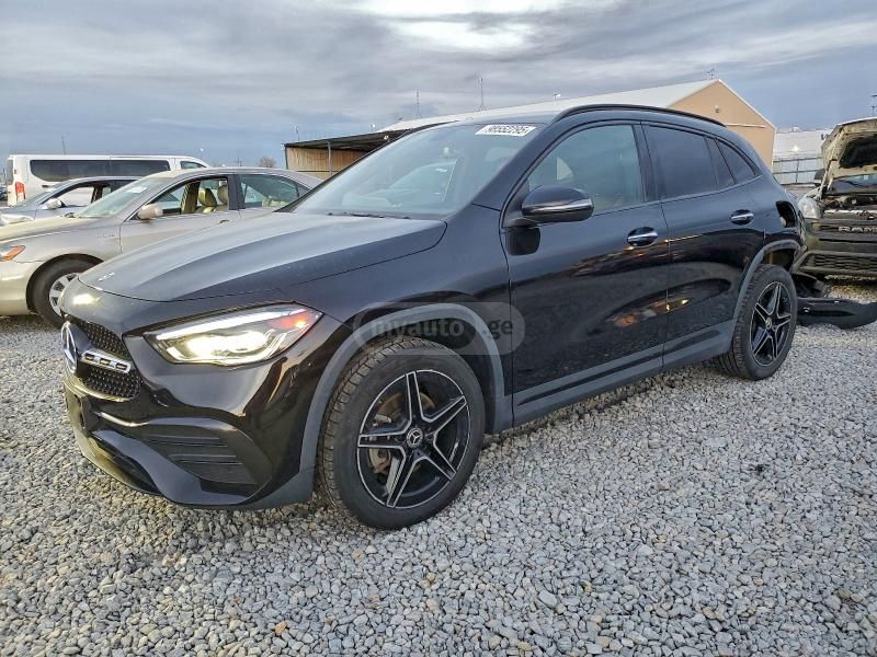 Mercedes-Benz Base GLA 250 4dr All-Wheel Dri — миниатюра 1