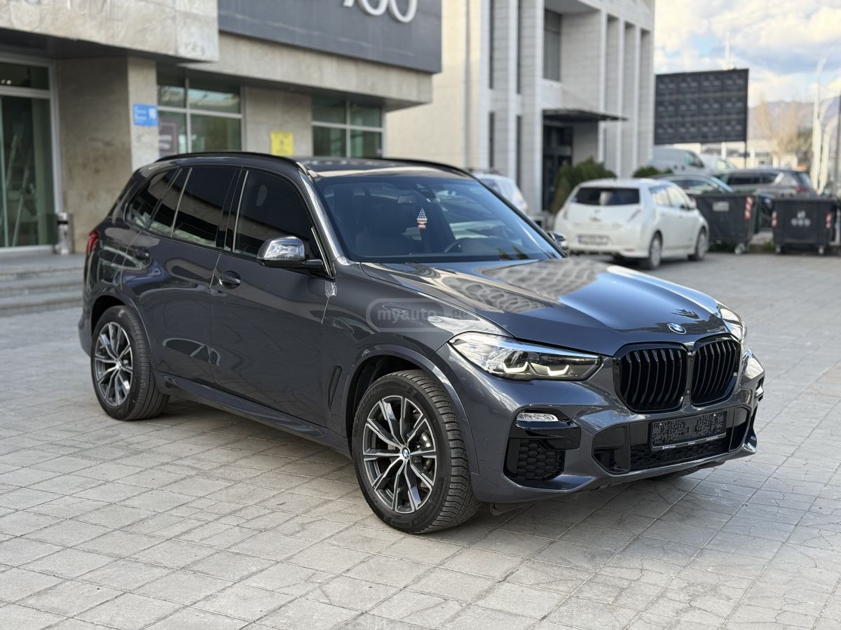 BMW X5 - фото 1