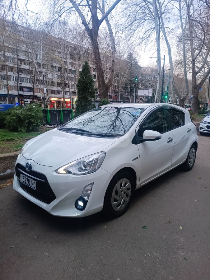 Toyota Aqua - фото 1