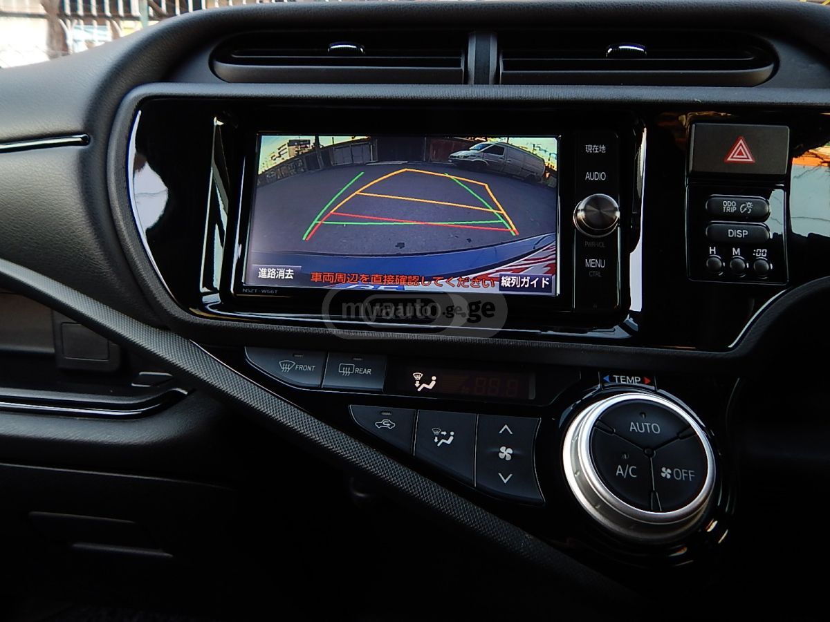 Toyota Aqua - фото 10