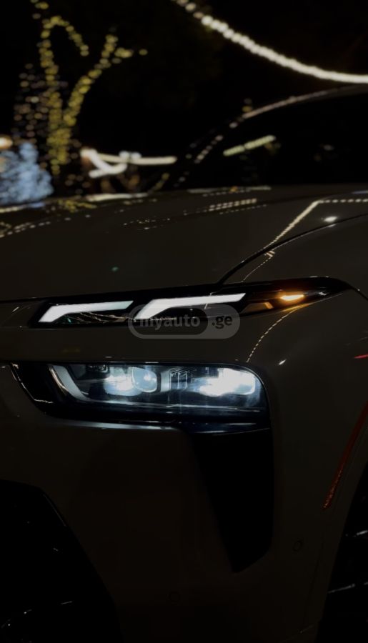 BMW M60i 4dr All Wheel Drive Sport — миниатюра 4