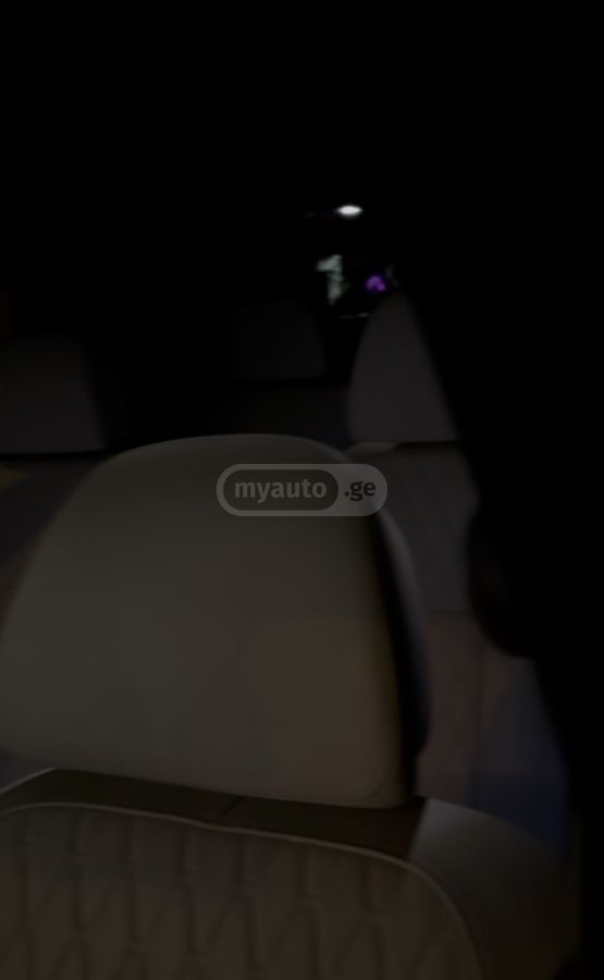 BMW M60i 4dr All Wheel Drive Sport — миниатюра 6