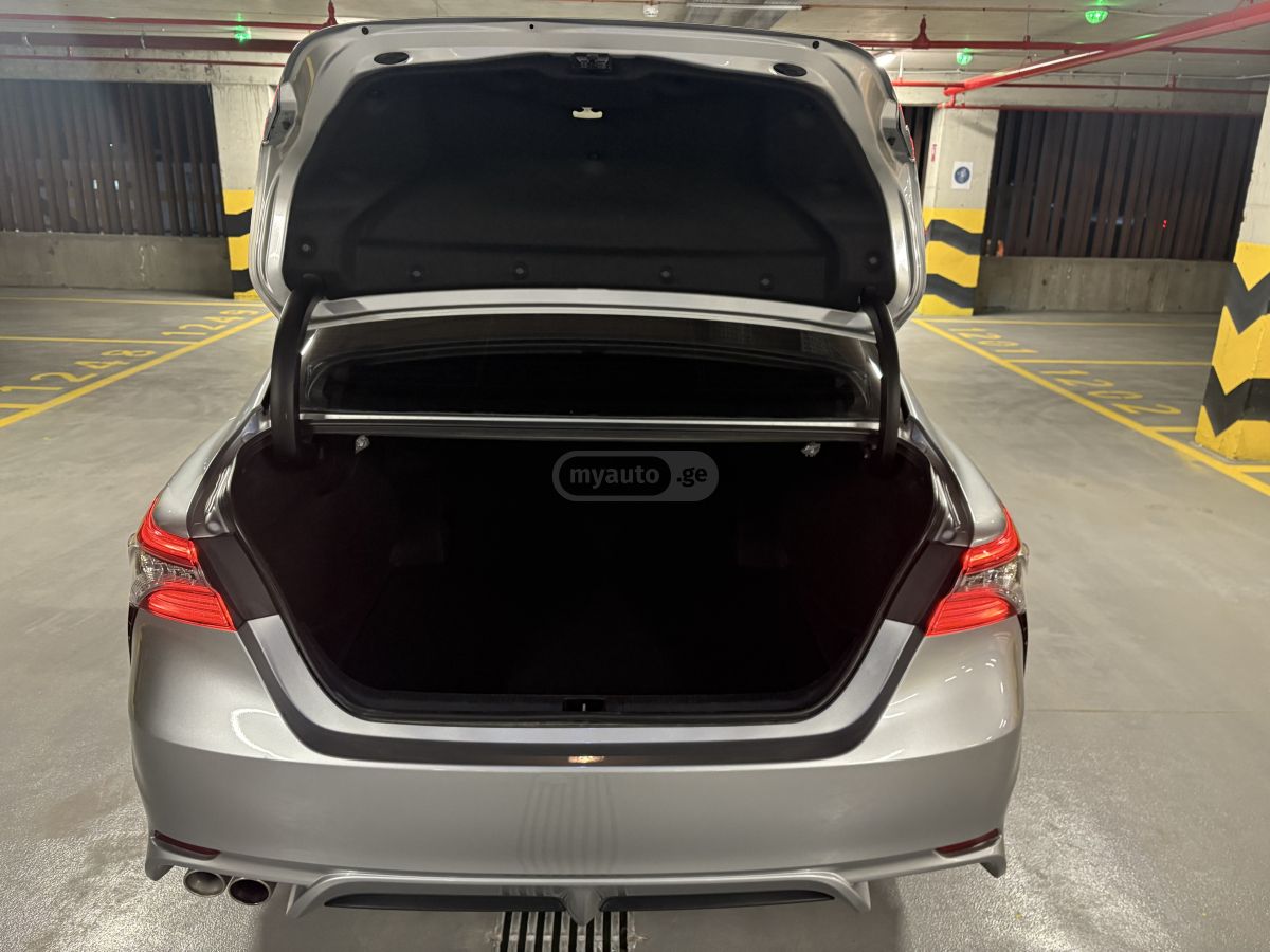 Toyota Camry - фото 6