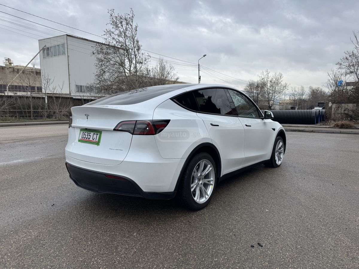 Tesla Model Y - фото 5