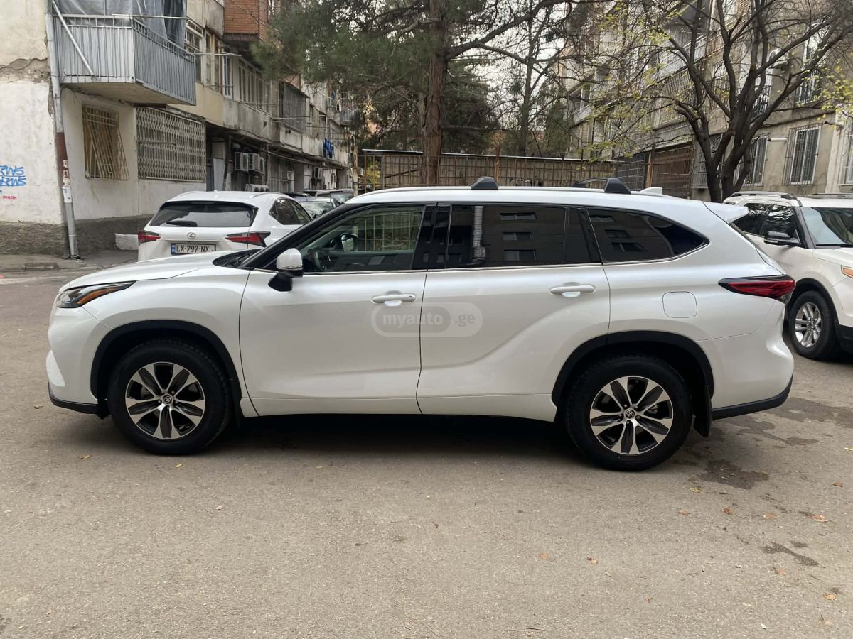 Toyota Highlander - фото 2