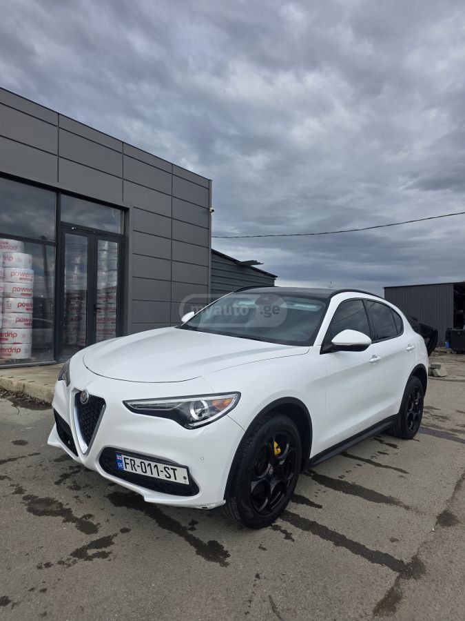 Alfa Romeo Stelvio - фото 1