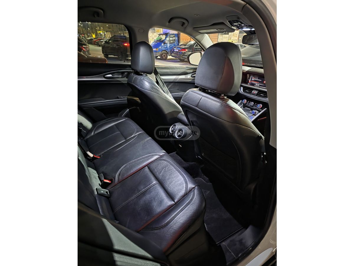 Alfa Romeo Stelvio - фото 9