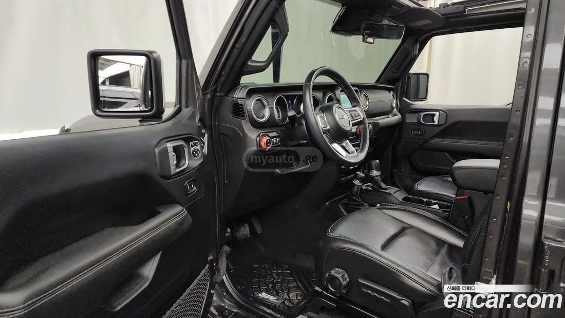 Jeep Wrangler - фото 10