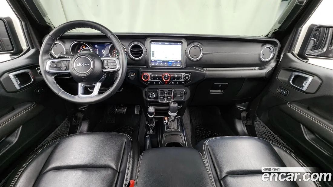 Jeep Wrangler - фото 7