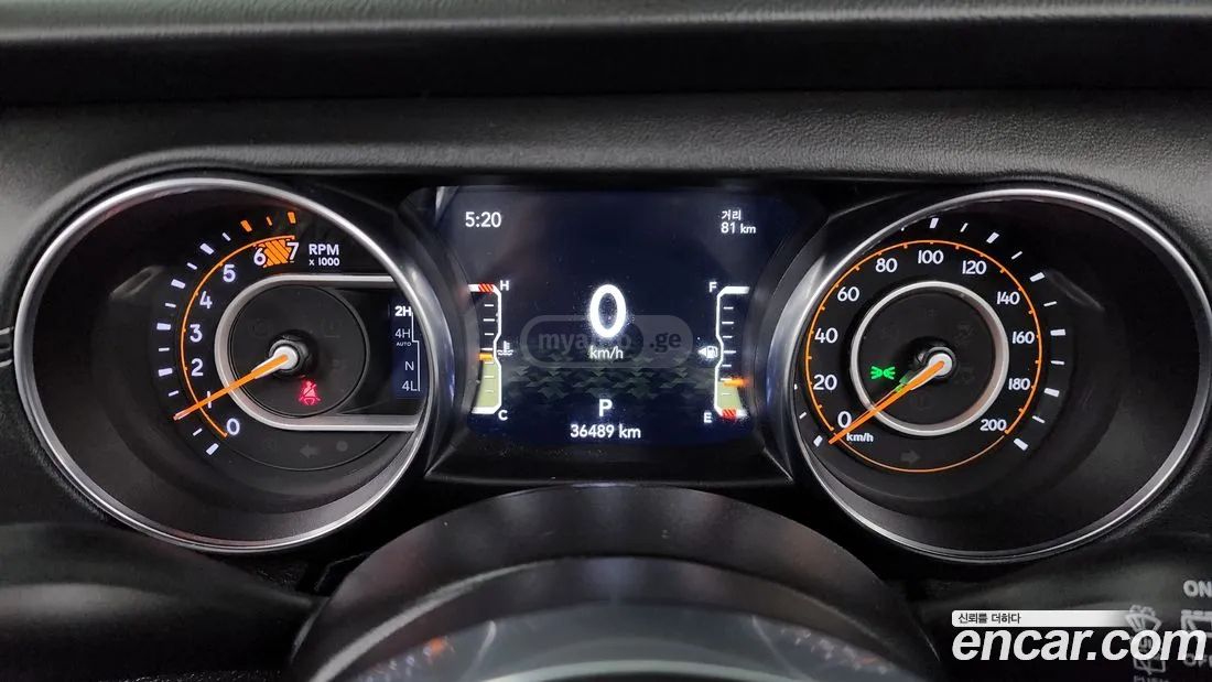 Jeep Wrangler - фото 8