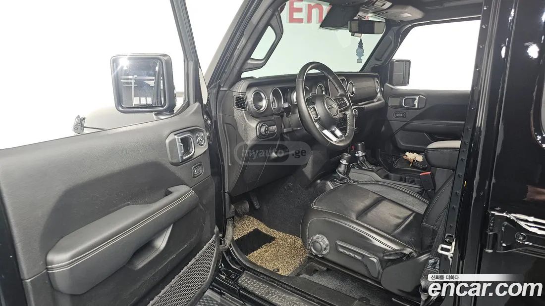 Jeep Wrangler - фото 10