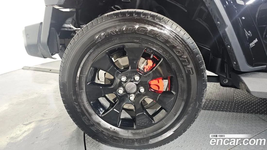 Jeep Wrangler - фото 5