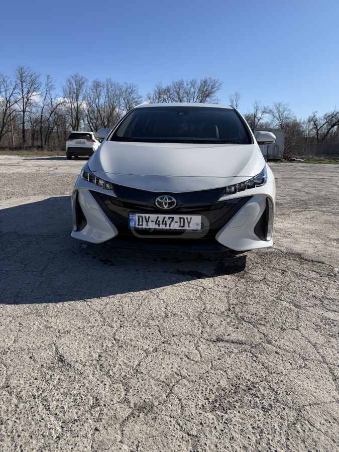 Toyota Prius Prime - фото 1