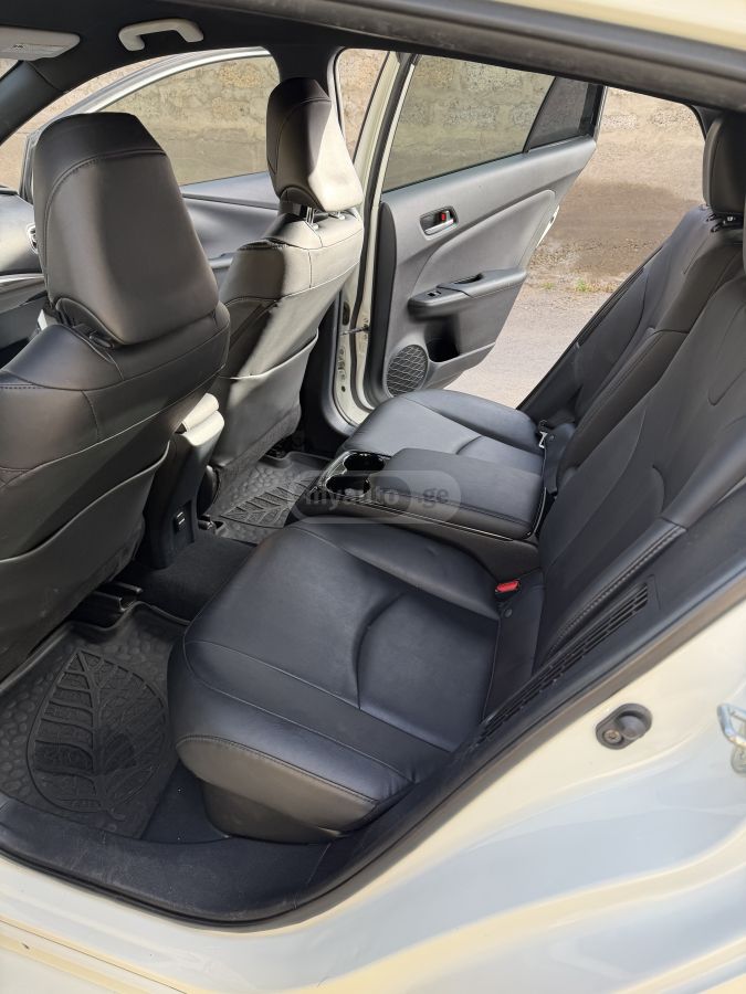 Toyota Prius Prime - фото 10