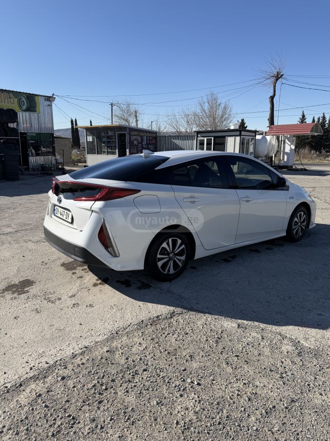 Toyota Prius Prime - фото 3