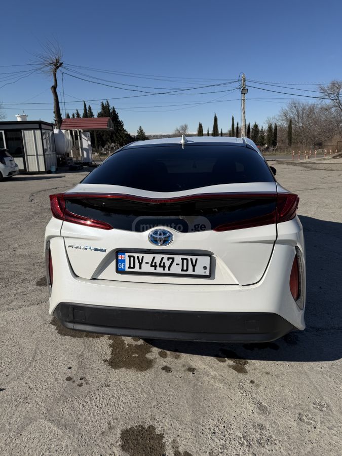 Toyota Prius Prime - фото 4