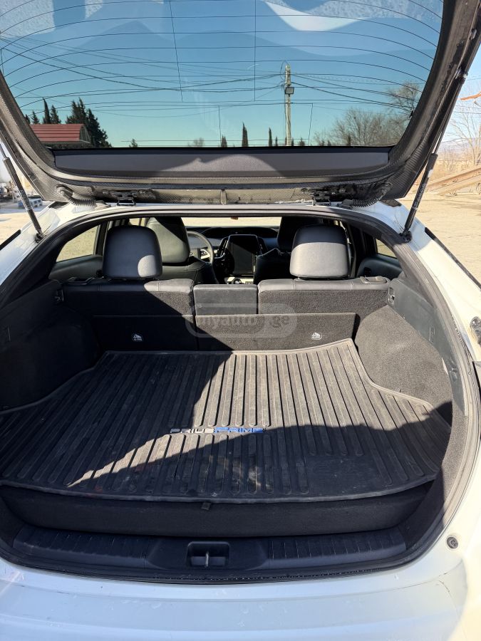 Toyota Prius Prime - фото 7