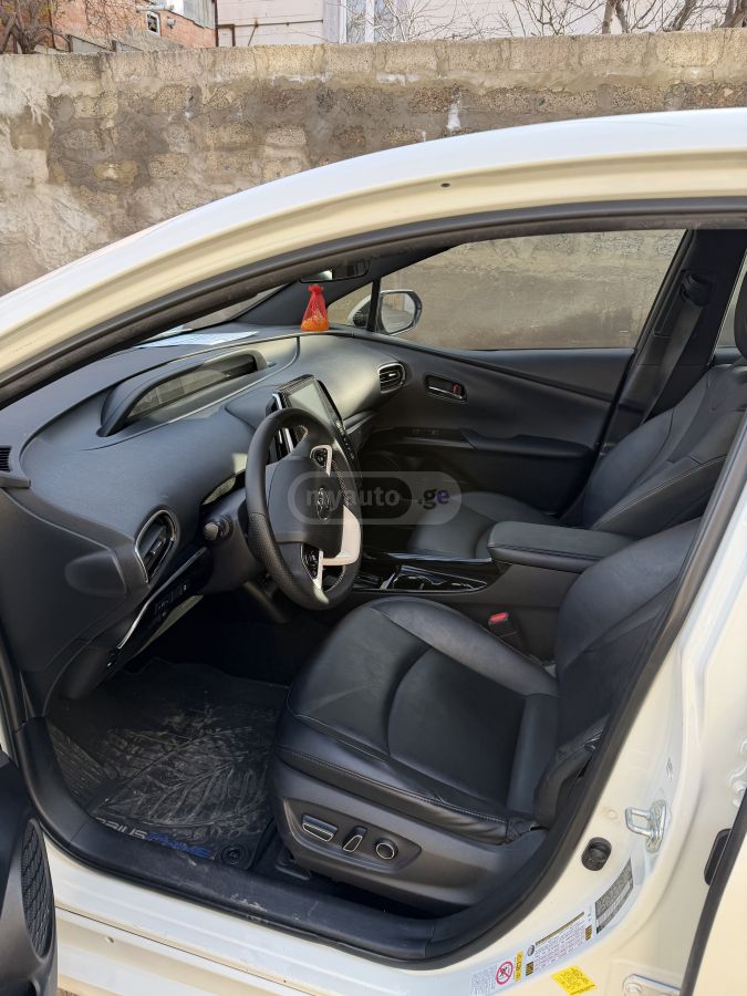 Toyota Prius Prime - фото 9