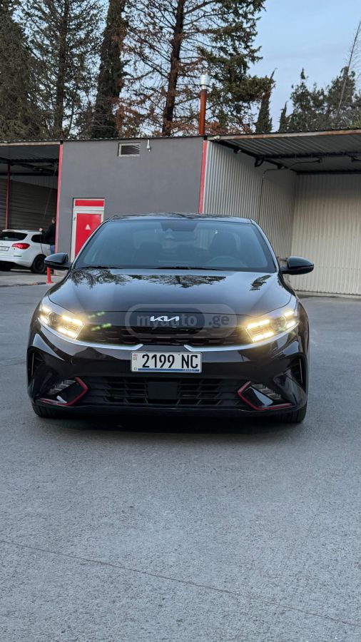 Kia Forte - фото 1