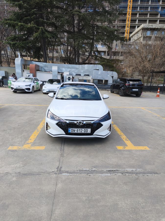 Hyundai Elantra - фото 10