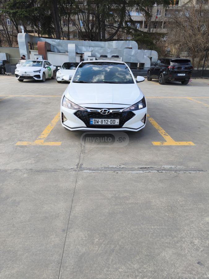 Hyundai Elantra - фото 11