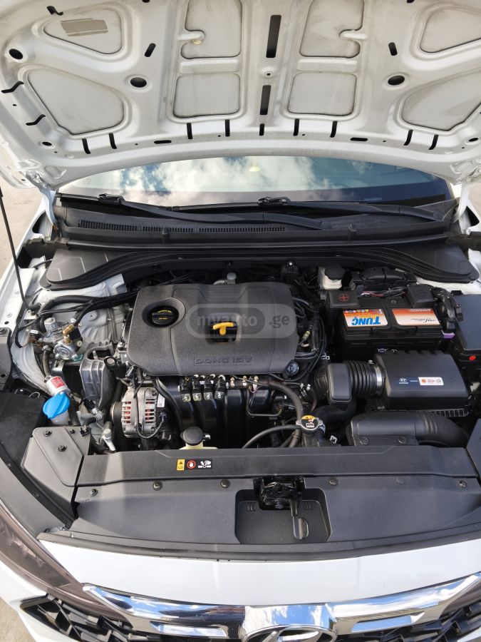 Hyundai Elantra - фото 12