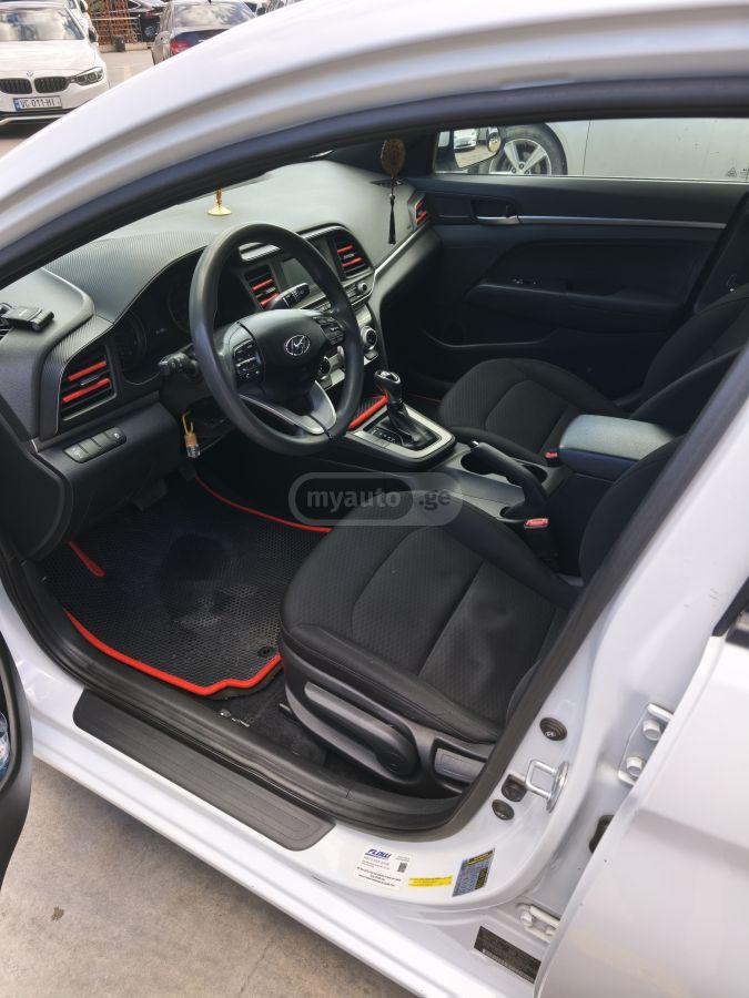 Hyundai Elantra - фото 13