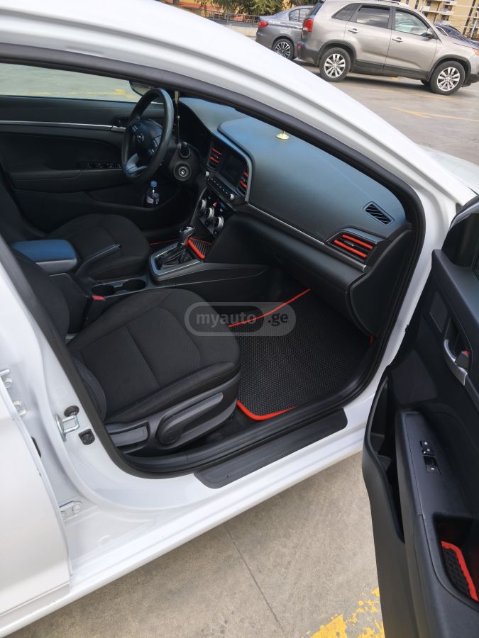 Hyundai Elantra - фото 5