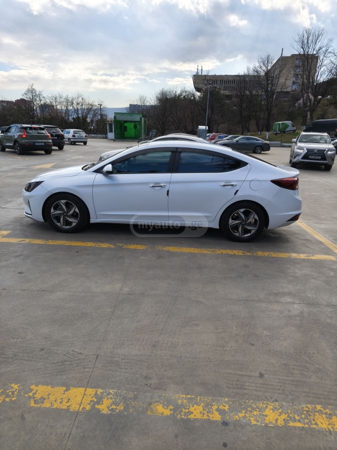 Hyundai Elantra - фото 6