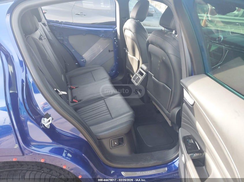 Maserati Grecale 2023 — миниатюра 8