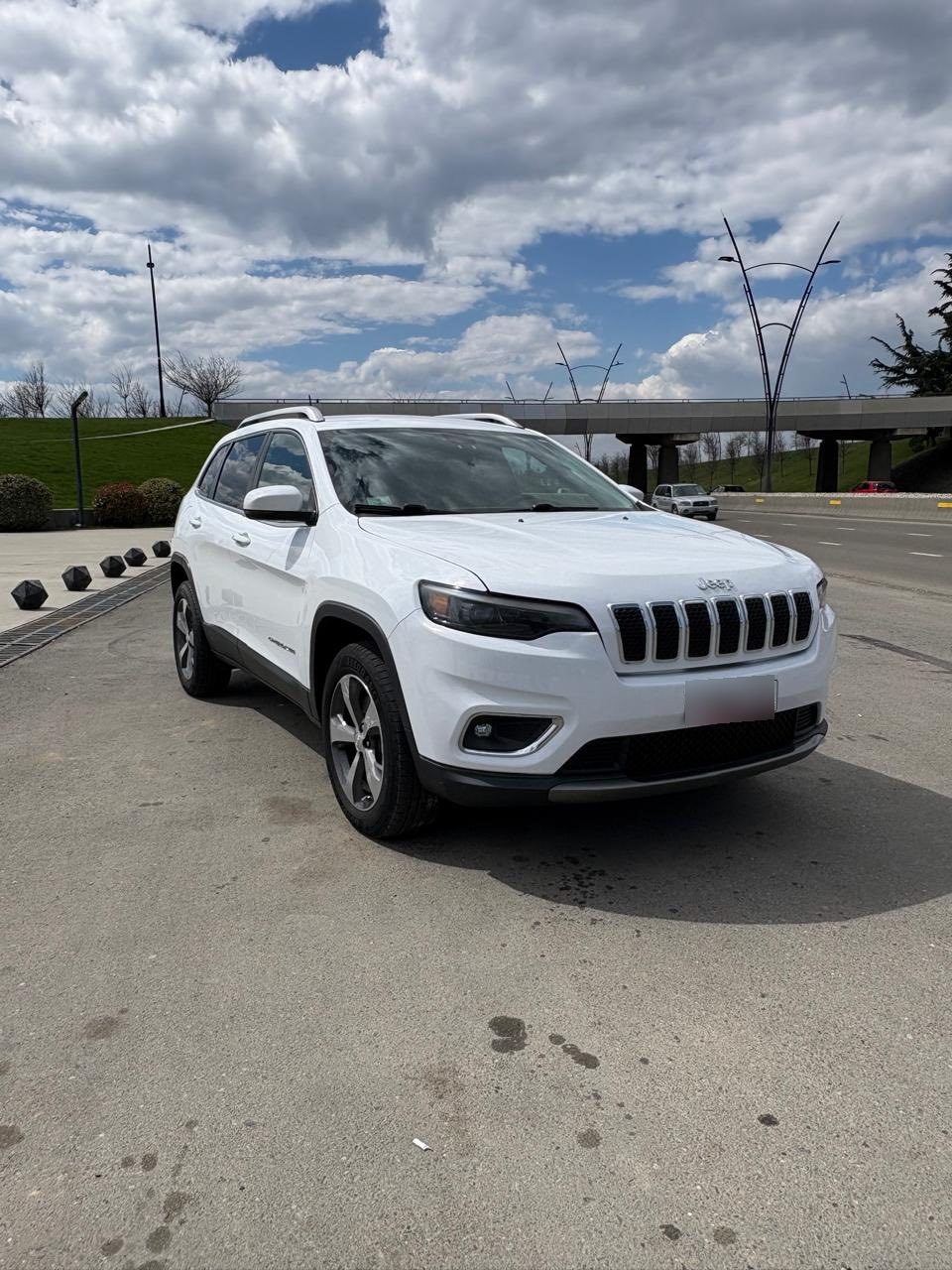Jeep Cherokee - фото 2