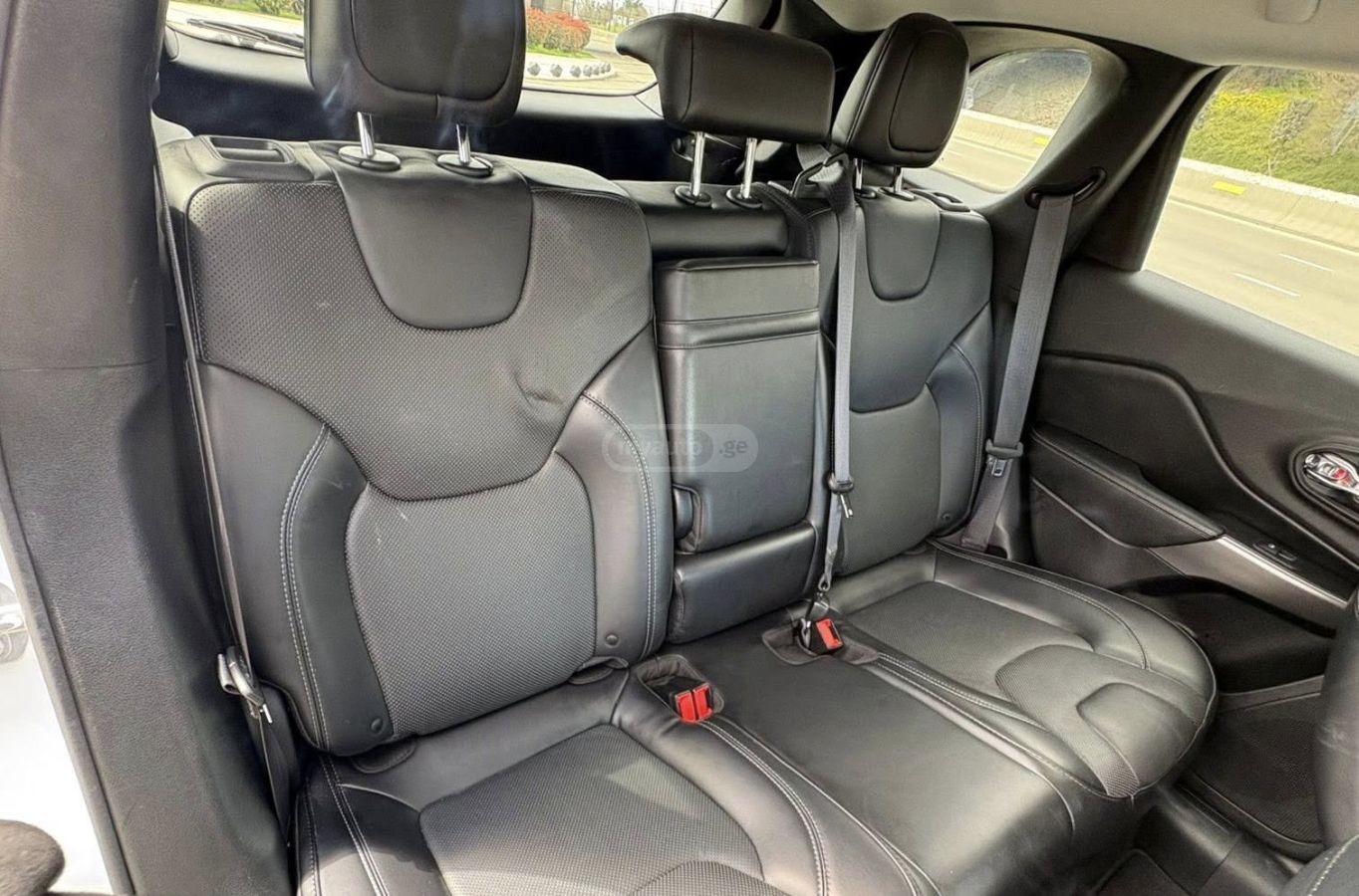 Jeep Cherokee - фото 7