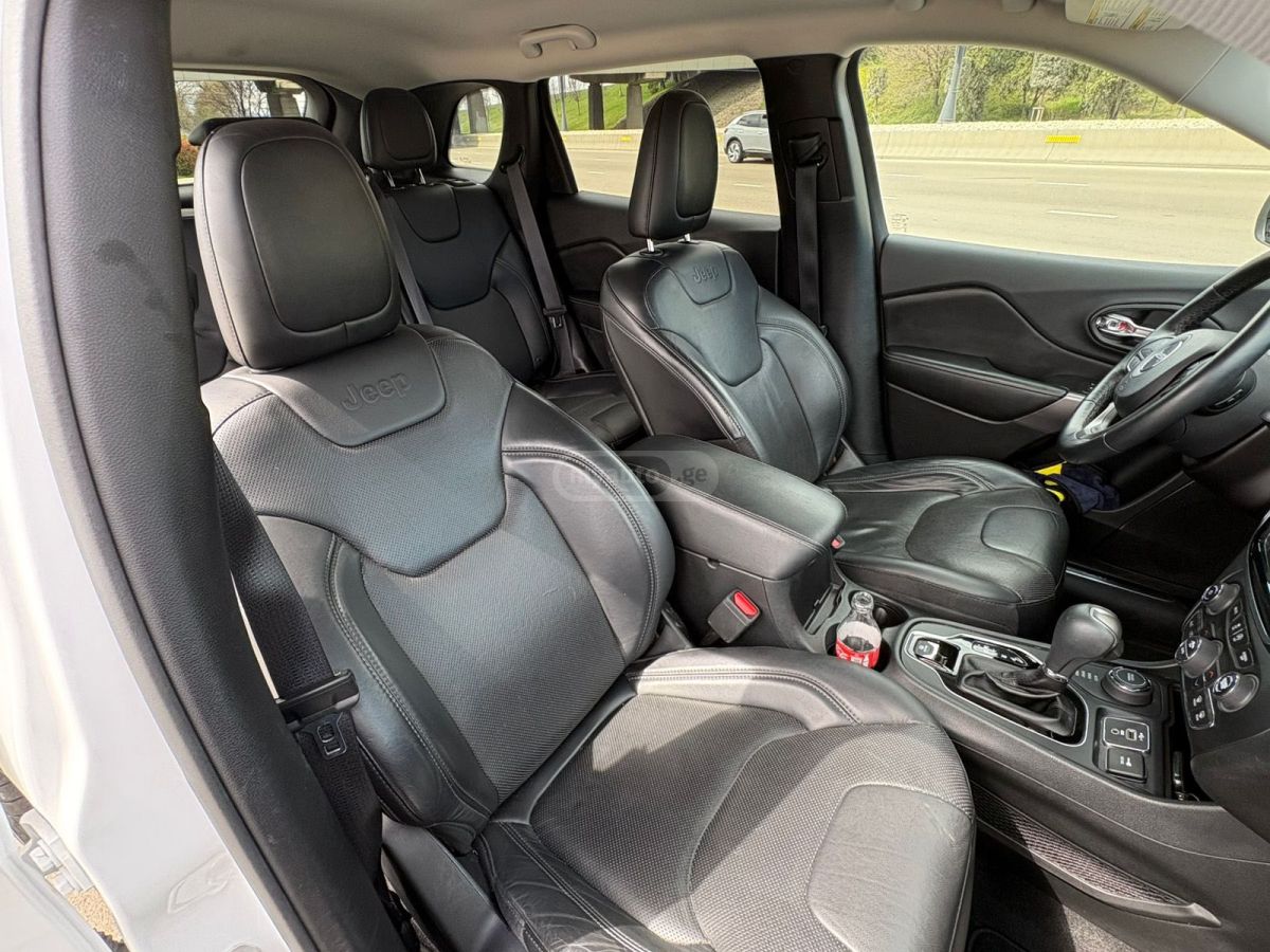 Jeep Cherokee - фото 8