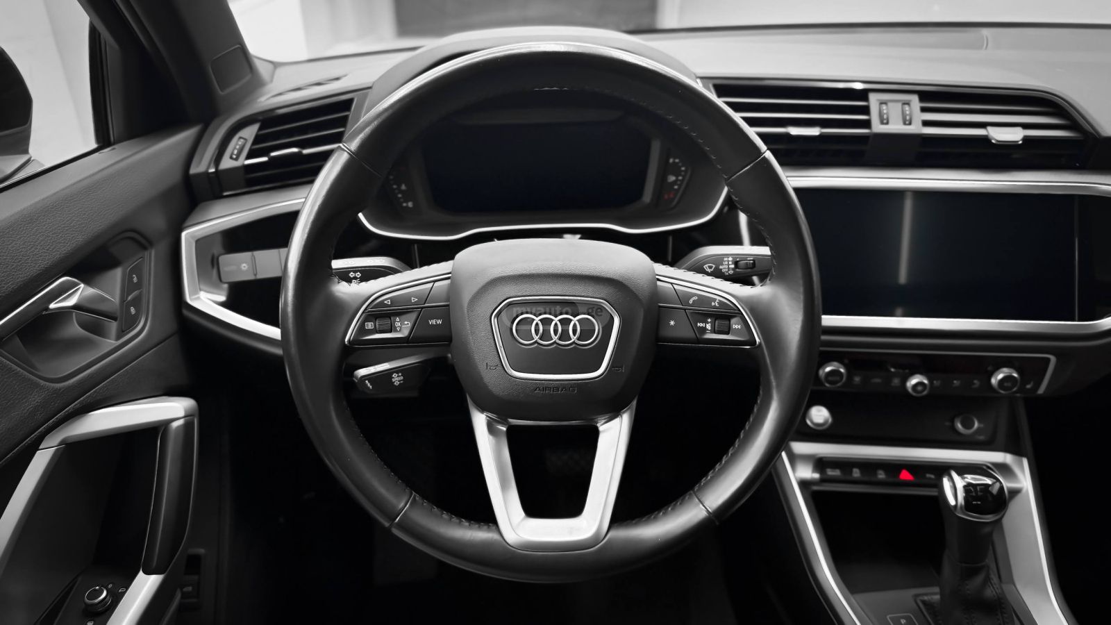 Audi Q3 - фото 5