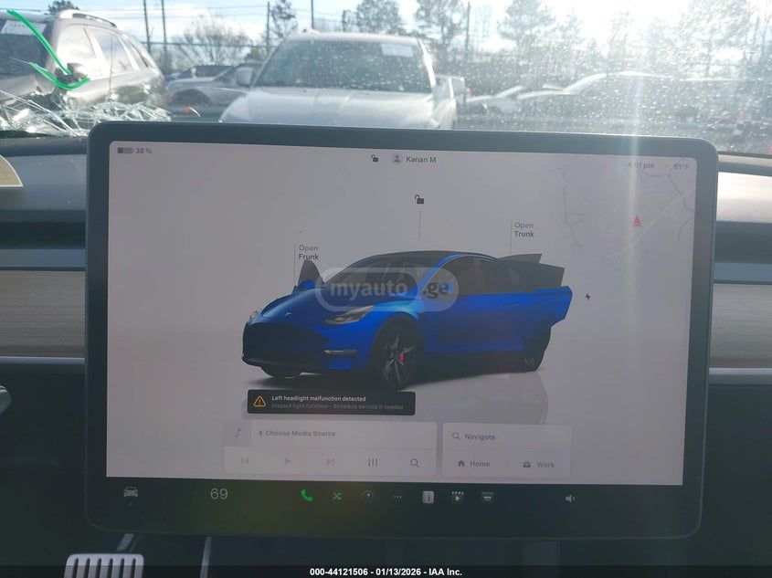 Tesla Model Y - фото 13