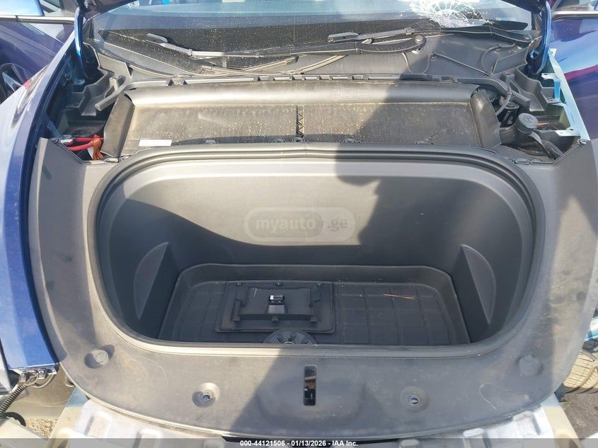 Tesla Model Y - фото 7