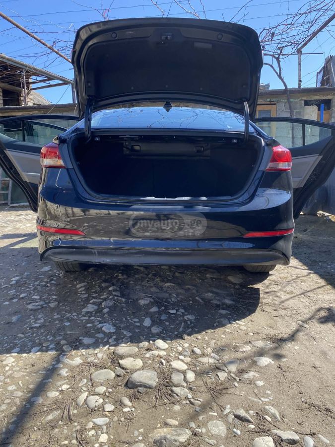 Hyundai Elantra - фото 2