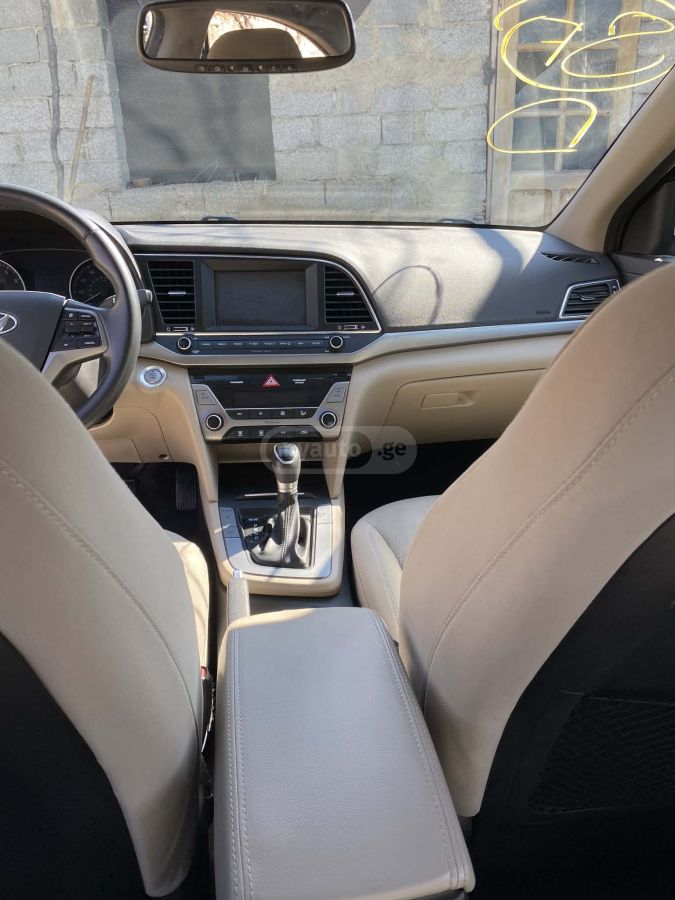 Hyundai Elantra - фото 8