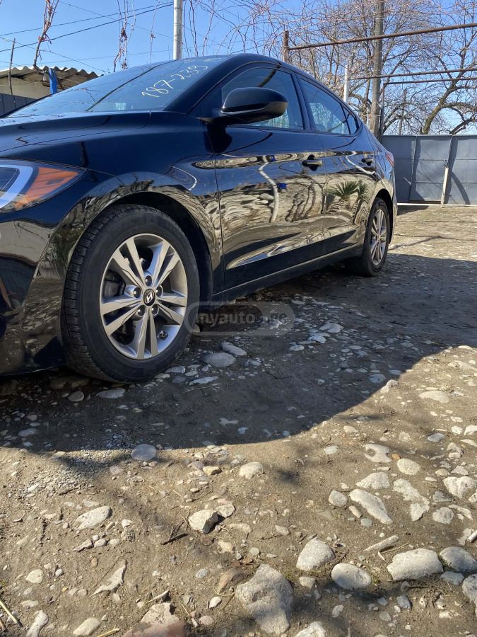 Hyundai Elantra - фото 9