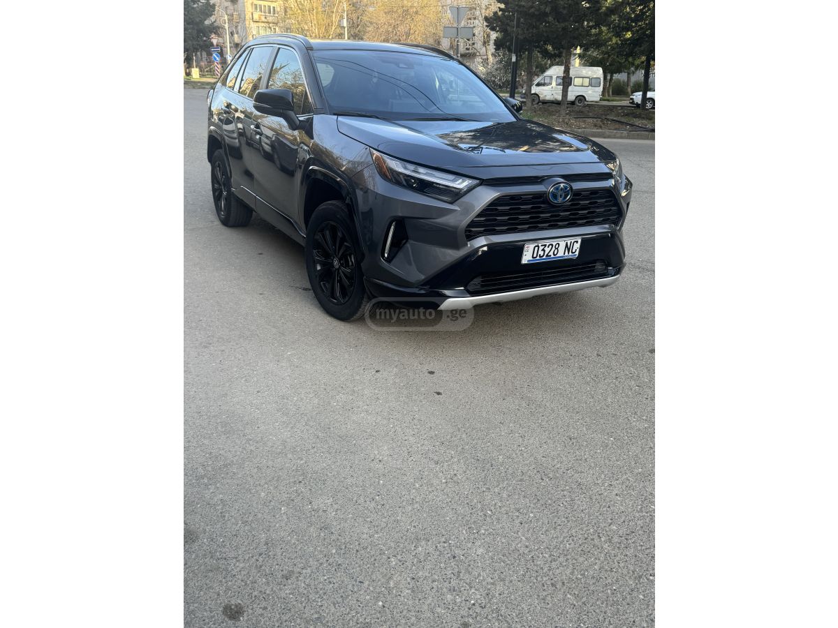 Toyota Rav 4 - фото 1