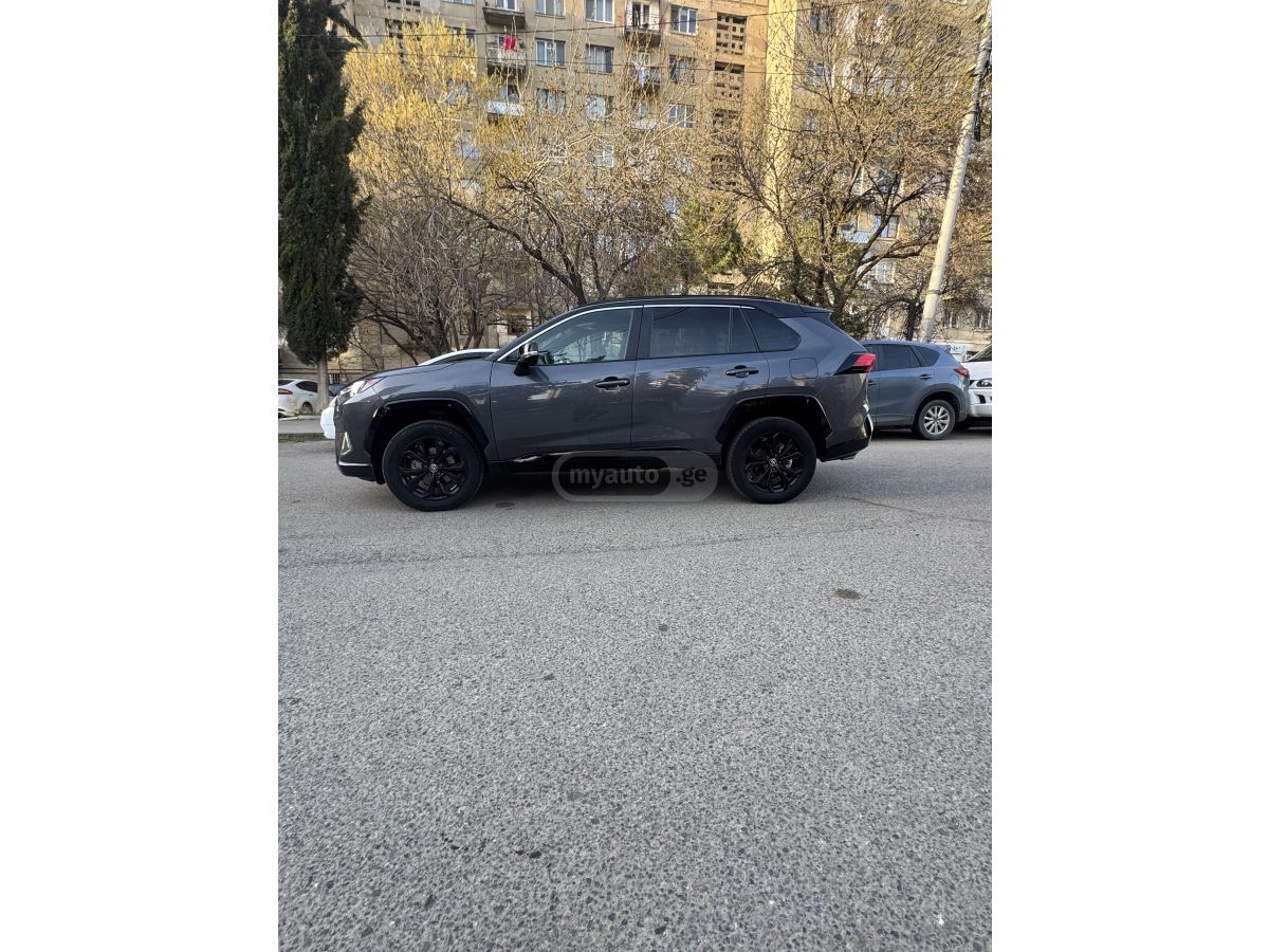 Toyota Rav 4 - фото 5