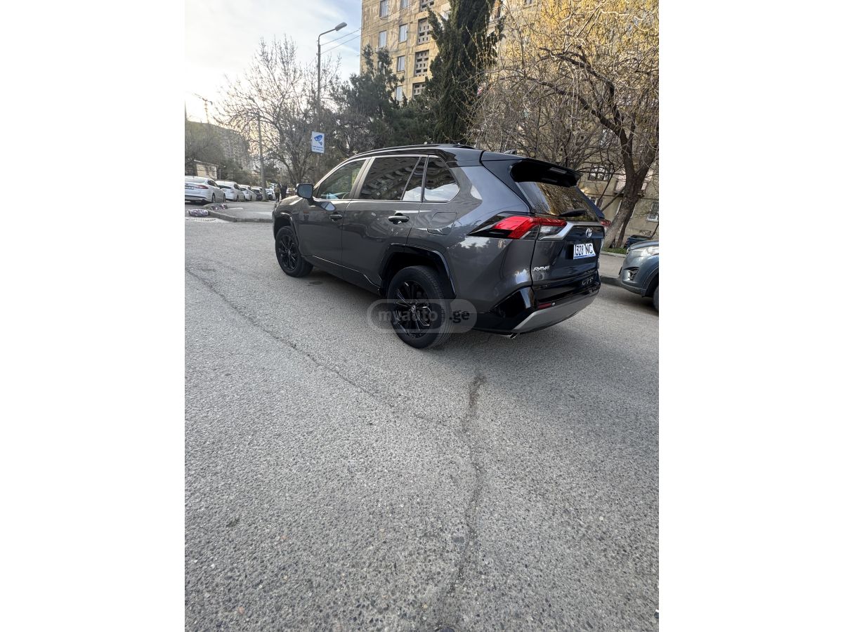 Toyota Rav 4 - фото 6